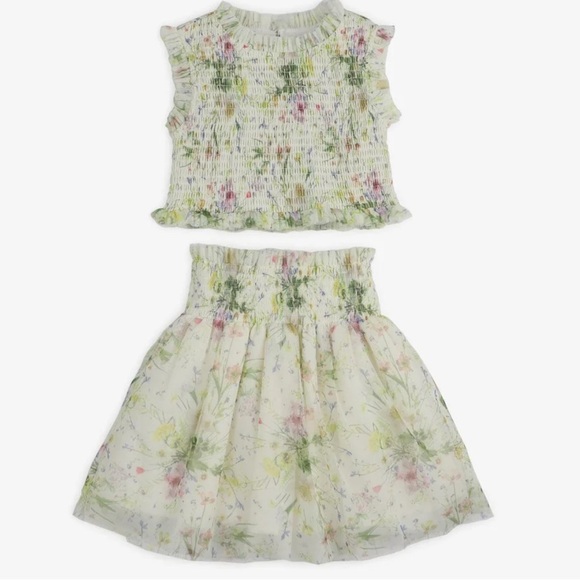 Gingersnap Girls Printed Smocked Top - Size 6 - Picture 2 of 5